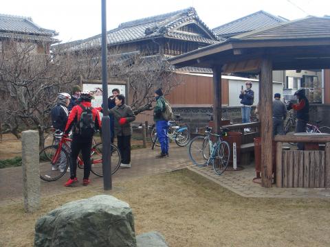 臥龍梅公園
梅の枝が地面を這う様が龍のようだったとのこと。しかし、その枝はもうない。