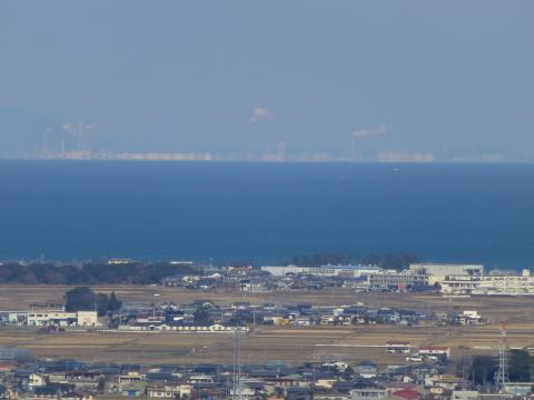 知多半島の火力発電所まで見えた。光学42倍