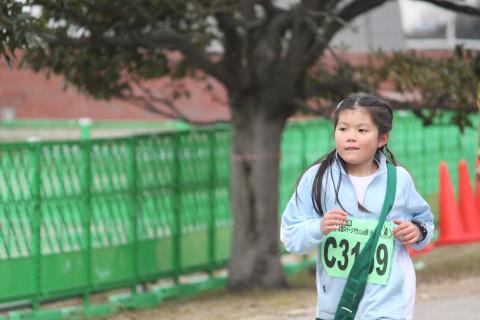 なかなか見せない娘のラン姿～（表情がかなりマジに）