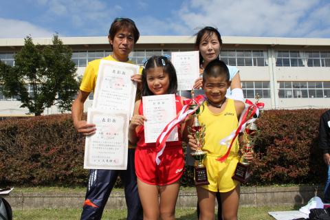 PB連発~!でご満悦\(~o~)/
息子はトロフィー2個ゲットでちょ~ご機嫌です!