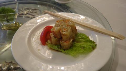前菜は野菜のゆば巻き