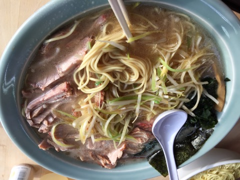 ソウルフード。椿の肉ネギラーメン930円