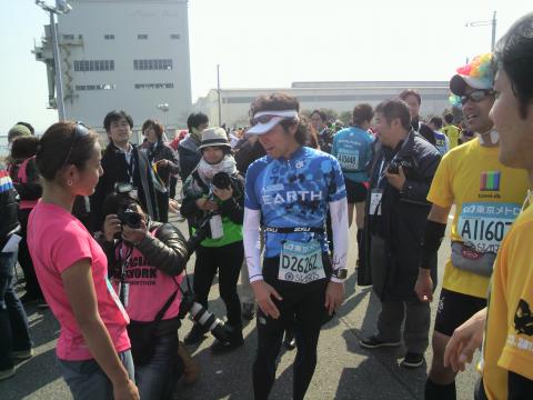 大櫛エリカさんと健闘をたたえあうRORYさんたち。
抜かれて意気消沈と仰っておりました。