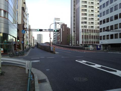 こうしてみると大したことない気がする、佃大橋へ