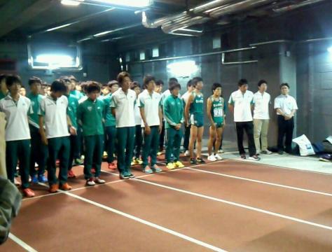 こちらは青学のレース報告会・・・。
まさかの予選敗退に出岐君含め出場選手ほとんどが涙を流しておりました。