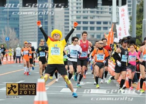 よっしゃ~~。
右端の女性ランナーの視線が痛い(笑)