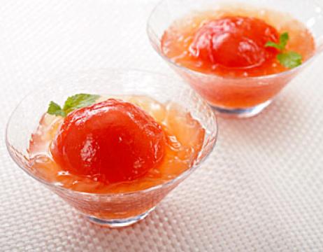 なかには丸ごとトマトの実が1個入ってます。