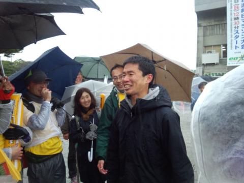 私たちを追いかけてきてくれたyuzoさん。
ここでもまた思い溢れて涙、涙。
結果はともかく最高の引退レースだったよ。