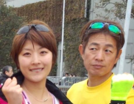 何ですかこのエロ目線。
いくらチャリティーランナーでも許しませんよ~。