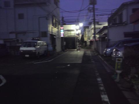 4時半に家をでた時はこんなに暗かった。