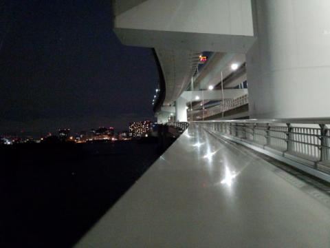 恒例のレインボーブリッジ遊歩道へ・・・