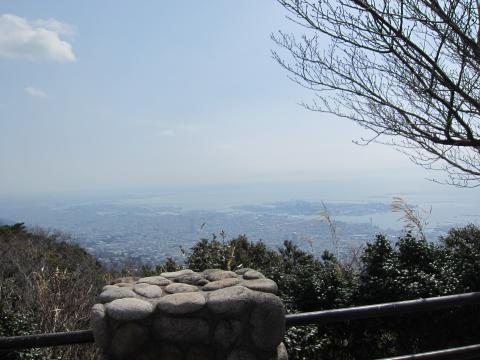 摩耶山からの眺め。トレイルの途中、何度かこのような光景が見られた。