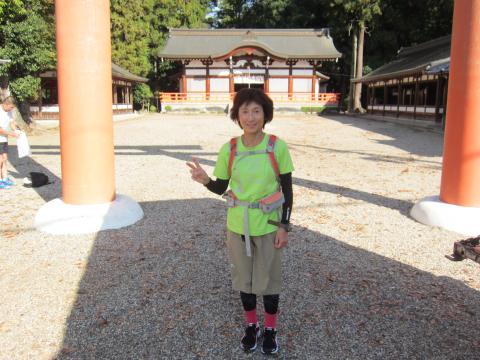 スタート地点の神社。スタート時間より40分遅れて出発なので、人がほとんどいない。駅からここまで来るのだって、道間違えて苦労しました～。