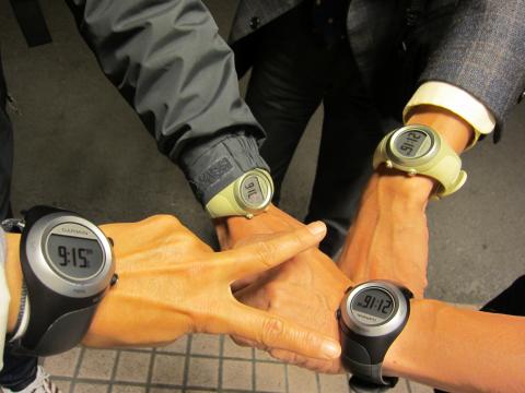 私の時計だけ、15分なんだけど、なんで~(;_;) 私の立ち位置だけ、衛星ずれてる??