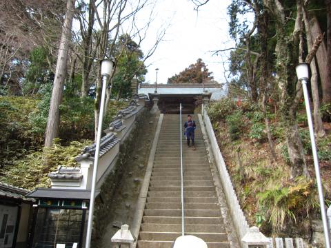 本山寺。もうかなり降りてきました。