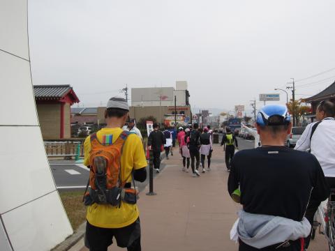平城京を見たすぐ後。まだ街中。このあと、近鉄奈良駅あたりで、上り坂がしばらく続きます。でもそこの上り坂なんて、まだまだ序の口でした。