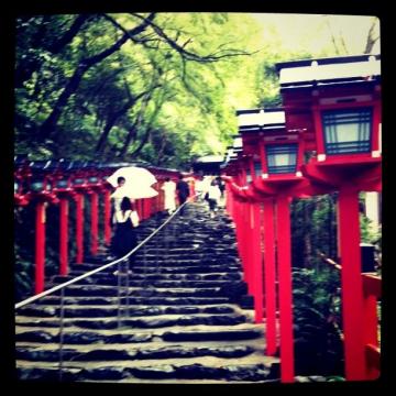 貴船神社(水の神様、縁結び、復縁の神様で有名です)