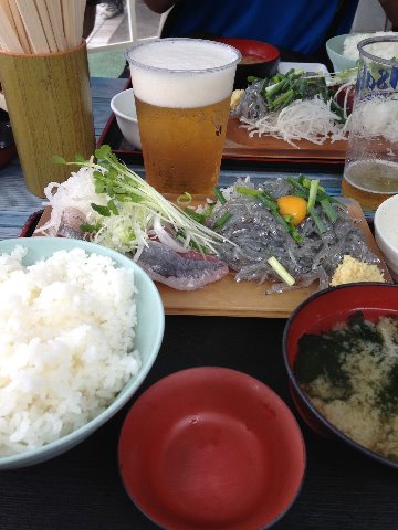 ゆうき食堂 地アジと生しらす定食&Beer