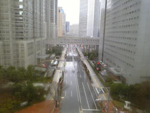 東京マラソン当日の早朝宿泊したHotelの窓から
(前日と定点観測です)