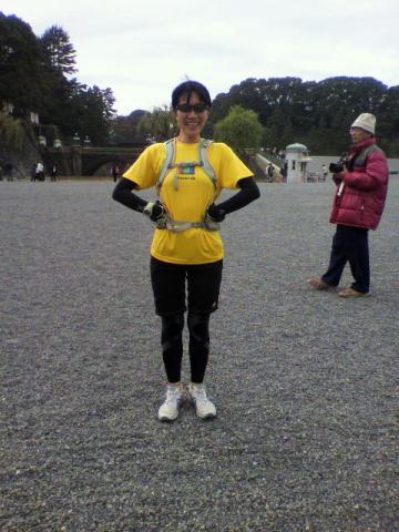 じゃ~~~ん!複数行動時は黄色Tシャツがお決まりだと思っていた・・・はな と申します。 実家に晴れ姿を見せに来ました。