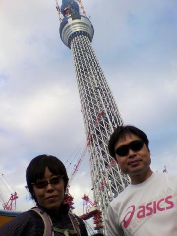 どこか異国から観光に来られたご夫妻のようです。
あ、こちらはミッキー塾長とコナンくんね。あ、わかってましたか・・・
(コピペその3)