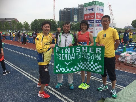 4人で記念撮影