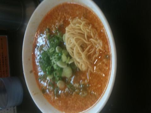 昨日は接待で食べすぎだったが、今日の昼、どうしても我慢できずに入ってしまった。日本橋、京都ラーメン「桝谷」。数年ぶりに食べた数ヶ月ぶり以来です。初めて食べた辛味噌。おいしかった。