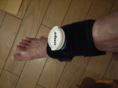 ただ今、アイシング中です。骨膜炎の可能性大だそうです。
