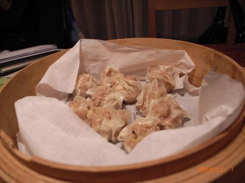 これは女房と娘が食べる普通の海老シューマイだ。