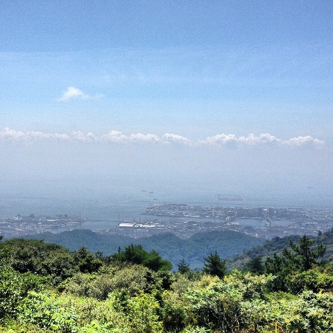 初めての六甲山頂より。風が心地よかった。