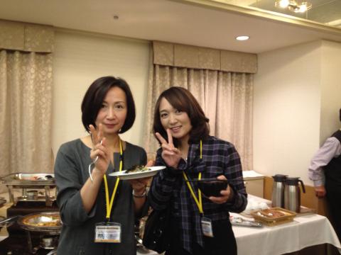 RORYさんの奥さん(右)に内の妻が、今までのこと全部ばらしました。それにしてもガーミンが3000円で、サングラスが100円ショップとは。いつか破綻する嘘をつき続けていたRORYちゃん。奥さん「泣かしてやる」とおっしゃっていたが、果たして無事にご帰還されたか?