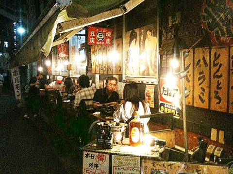 溝の口駅のガード下。とってもいい雰囲気。