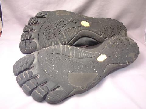 まだ走行300キロでこの減り具合。もう寿命かな?Trekというだけあって、砂利道でも何とかいけるので重宝していたのですが、もったいないので。