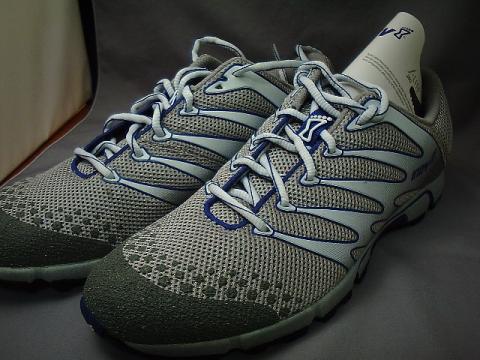 御徒町のアートに寄ったら菅平で履いて完走したinov8 f-LITE250のジャストサイズが5千円でまだ1足残っていたので、来年の菅平のために早速購入。これはうれしい。