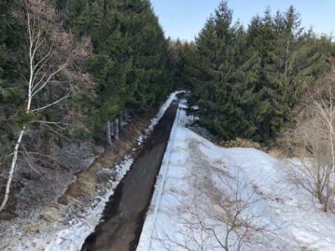 ポンノッポロ橋下の遊歩道はは走行可能だが遊歩道に入るまでにはいくつもの積雪ヶ所あり。