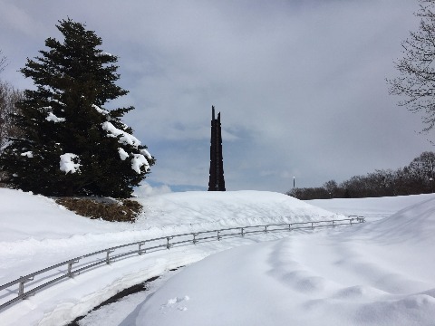 スタート地点の百年記念塔。