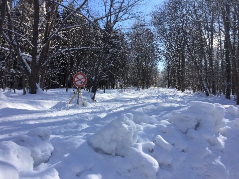 通行止め路あり。注意！！