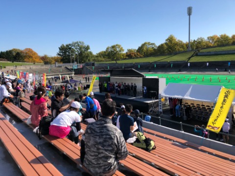 開会式の様子。天気は良好。