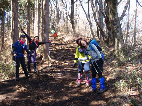 陣馬山ー高尾山トレッキング