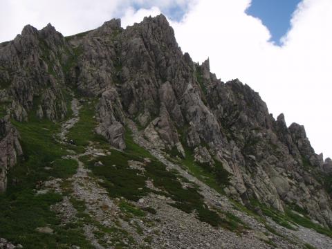 岩峰の龍王岳。