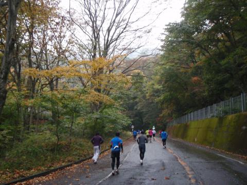 登りも中盤以降では脚が止まる人続出。