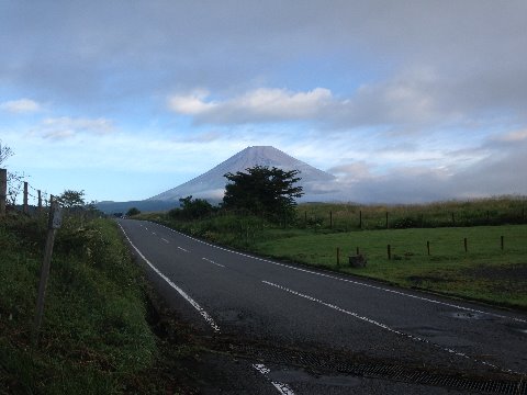 サファリパーク手前から富士山がバッチリ！