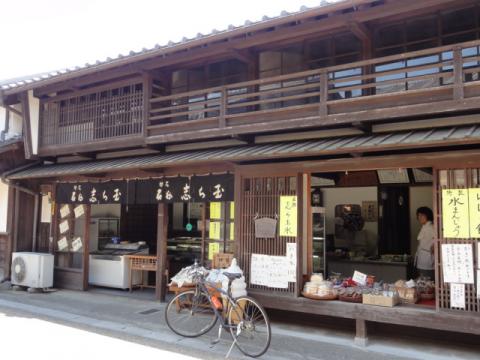 前田屋製菓本店

志ら玉は、ここで食べられます