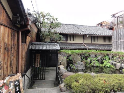長屋をそのまま使った「上京歴史探訪館」というのがありまして・・・
中に入ってみた