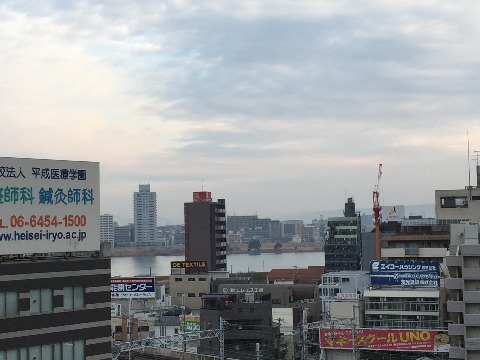 朝の淀川。