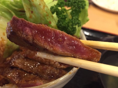 ランチはステーキ丼