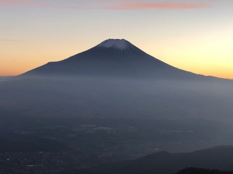 標高1600m付近から黄昏の富士