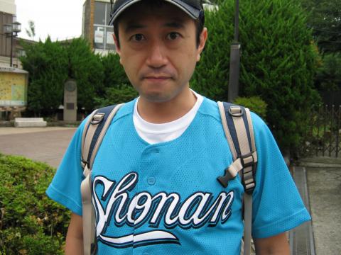 ビリケンさん　ShonanのTシャツ　お似合いです。
昔、鎌倉に住んでおられたとか