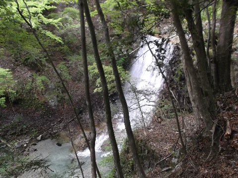 畦が丸に向う途中の滝