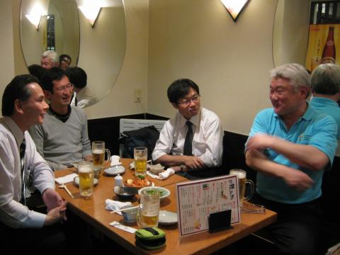 太田章氏を囲んで、skyblueさん,goto先生、コナンさん